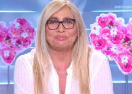 La foto del bacio in bocca. Mara Venier Cade Ancora Il Consiglio Della Figlia Elisabetta Ferracini