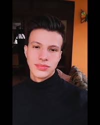 Byron Molina's Instagram, Twitter & Facebook