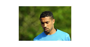 Pas à pas vers son destin, visionnage gratuit en streaming. J 17 Un Bleu Vers Son Destin Gael Clichy