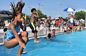 Best Free Public Swimming Pools In Dc Mommy Poppins Things To Do With Kids Swimming Pools Swimming Kid Pool