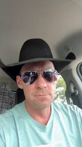 Henry “Hank” Hollenbeck is a Montana Circuit All-around winner and the  definition of a successful circuit cowboy. We talked about life, business,  rodeo, and more life! Check it out