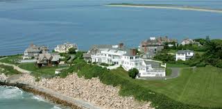 Taylor Swift S Beachfront Home In Rhode Island Rhode Island Mansions Ocean Front Homes Taylor Swift House
