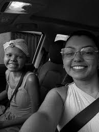 Magda Silva, a rainha do liso lambido @magdasilvahair que eu “obrigava” a  fazer cachos em mim “aiai, só tu mesmo, Karen, eu sou rainha do liiiiiiso”.  A amiga, que falava mil palavras