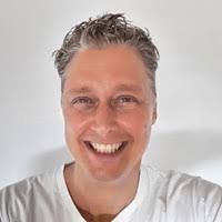 Derek Abell's Instagram, Twitter & Facebook