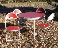 Fantastic Vintage Round Folding Table And Chair Set By Durham Mfg This Set Just Screams Vintage Round Folding Table Table And Chair Sets Card Table Makeover