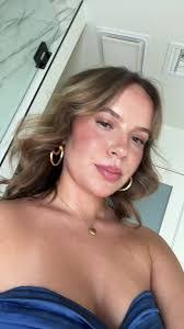 Abby Al's Instagram, Twitter & Facebook