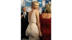 In several scenes she even wears the now iconic stuart weitzman boots. Charlize Theron Ungeschminkt Und Echt Kurier At