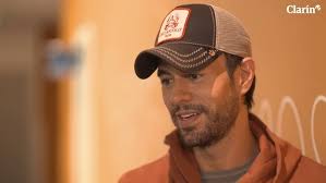 Enrique Iglesias Gives Backstage Tour in Durango, Mexico (8.5.18)