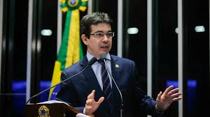 'pessoa alegre do amapá' durante culto em anápolis, presidente atacou outros integrantes da cpi da covid, além de fazer o comentário de cunho. Randolfe Recebera Legiao De Honra Da Franca Por Sua Acao Pela Amazonia E Contra A Pandemia