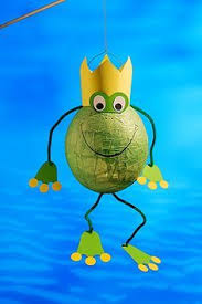 Frosch Laterne Basteln Familie De Laternen Basteln Laterne Basteln Luftballon Kinderleichte Laternen Basteln