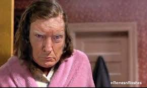 Still can't get over Daniel's and Nikolaos's (Greek painter) resemblance. 😍