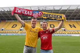 Sg dynamo dresden, dresden, germany. Sg Dynamo Dresden On Twitter Eene Bande Throwback Fanfreundschaft Sgdfsv Sgd1953