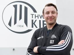 Download the vector logo of the thw kiel brand designed by in encapsulated postscript (eps) format. Handballwoche De Jicha Will Als Thw Kiel Trainer Energie Weitergeben