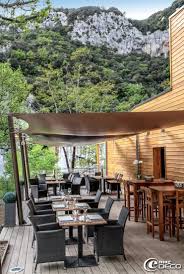 Lodge Du Pont D Arc E Magdeco Magazine De Decoration Pont En Arc Bar En Bois Toile Tendue Terrasse