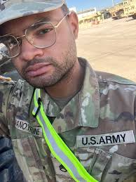 LOOKING TO BE A ROOMATE!!! Hey! So... I'm currently going through a  divorce... looking to see if anyone had space for a roomate because my  current roommate is ETSing and starts moving