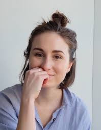 Hannah Peck's Instagram, Twitter & Facebook