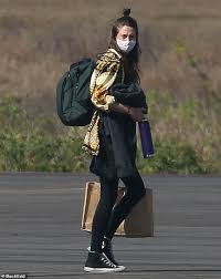 Sports couples shailene woodley features aaron rodgers. Shailene Woodley And Aaron Rodgers Spotted Out For The First Time Together Since Engagement News Readsector Female