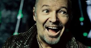 La canzone, pubblicata anche su vinile 45 giri ad edizione limitata di 5000 copie il 23 novembre, è stata scritta a quattro mani con roberto casini, batterista della steve rogers band. Va Bene Va Bene Cosi Vasco Rossi Wikitesti