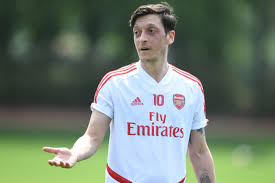 Mikel arteta has told mesut ozil he faces being axed at arsenal if he doesn't buy into the manager's work ethic. Mikel Arteta Must Stick With Bergkamp Esque Mesut Ozil As He Is Too Talented To Leave Out Says Tony Adams Who Jokes That Even He D Struggle To Play With David Luiz