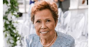 Robin Hummel's Instagram, Twitter & Facebook