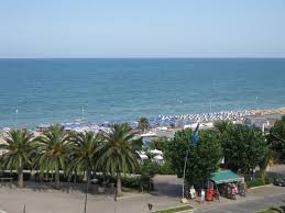 Mercato immobiliare ad alba adriatica nel comune di alba adriatica sono al momento presenti 1.664 annunci di appartamenti in vendita che rappresentano quasi il 20% degli annunci di questa tipologia in tutta la provincia. Appartamento In Vendita A Alba Adriatica Cod Alba148