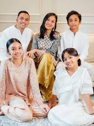 Dunia kita penuh cinta the baldys mp3 & mp4. Kompaknya Naura Dan Keluarga Memulai Konser Virtual Semesta Cinta Kumparan Com