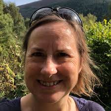 Annette Davison's Instagram, Twitter & Facebook