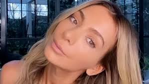 Nadia Bartel shows off her abs as she works out at the gym following her  white powder scandal