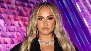 These days, demi lovato is known for her signature dark brown hair. Demi Lovato Had Dazzling Platinum Blonde Hair At The 2020 People S Choice Awards Allure