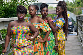 Ein rechtsanwalt aus afrika teilt darin mit, dass er schon lange nach einem erben eines verstorbenen in der elfenbeinküste suche. Ghanaian Traditional Wedding Shoot Traditionelle Kleidung Kleidung Afrikanische Kleidung