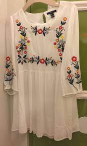 Today we are going to show hand embroidery trap with cotton bud. Pin By Mary Fagle On Salwar Suits Embroidery Suits Design Kurti Embroidery Design Embroidered Blouse Designs