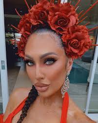 I am my own muse. I am the subject I know the best. The subject I want to  know better” -Frida Kahlo #palmsprings #reddressparty