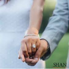 The Wedding Ring Goes On The Left Finger Because It Is The Only Finger With A Vein That With Images Wedding Ring Photography Wedding Photographer Chicago Ring Photography