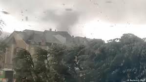 Use our tornado tracker map to see if a tornado might be headed your way. Tornado Hinterlasst Schwere Schaden Aktuell Europa Dw 09 08 2019