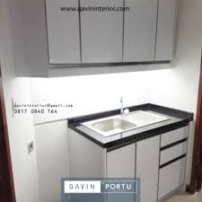 Dapur dan ruang makan adalah bagian yang tidak bisa dipisahkan. Gambar Desain Lemari Dapur Kecil Sederhana Di Apartemen Taman Anggrek Jakbar Gavin By Portu Kitchen Set Minimalis Lemari Pakaian Custom Hpl Duco Dan Laker Terbaik