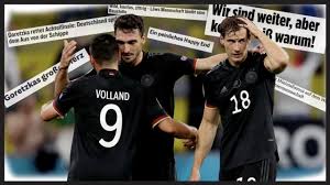 Joachim löw droht dem youngster scherzhaft. Waxkrn3ckuzzxm
