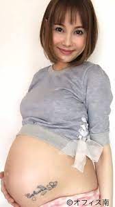 上原さくら、第1子の妊娠報告＆マタニティフォト披露「おめでとう」「美しい」の声 | 話題 | ABEMA TIMES | アベマタイムズ
