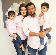 Cerita tentang datin paduka eina azman yang sedang sarat mengandung, tetapi tidak mahu mengumumkan jantina bayi. The Money 2 Year Old Twins Get N3 7 Million Rolex Watches From Their Parents As Birthday Gifts