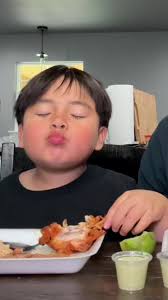 #mukbang #mukbangeatingshow #mukbangfoodasmr #foodasmr #polloasado  #grilledchicken #foodies #mexicanfood #comidamexicana #comidatiktok  #foodtiktok #foryou #fyp #parati #polloasadoalcarbón