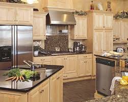 Maple Kitchen Cabinets With Granite Countertops Maple Kitchen Cabinets Maple Kitchen Kitchen Remodel Design
