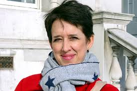 Fiona Clark's Instagram, Twitter & Facebook