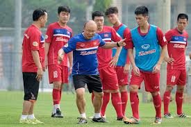 Với lối chơi bóng hiện đại, tổ chức đẹp mắt, các chiến được khoác lên mình chiếc áo của đội tuyển việt nam luôn là niềm vinh hạnh lớn của các cầu thủ và người hâm mộ. Ä'á»™i Hinh Chinh Ä't Viá»‡t Nam Nghenh Chiáº¿n Afghanistan Cong PhÆ°á»£ng Sat Canh Cung Anh Ä'á»©c