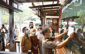 Indramayu adalah salah satu kabupaten yang terdapat di provinsi jawa barat. Buntut Kerumunan Pengunjung Tempat Wisata Air Waterboom Lippo Cikarang Bekasi Disegel Langgar Prokes Independensi