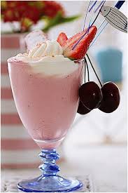 Un Milk Shake Aux Fruits Rouges Et Poudre De Biscuits Roses Fossier Nicole Passions Milk Shakes Biscuits Roses Fruits Rouges