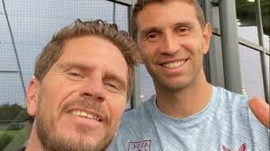 Los videos que exponen al Pollo Vignolo, Pagani y otros periodistas cuando  destrozaban al Dibu Martínez