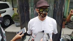 Dari kisah ini, dimaksudkan oleh guru sekumpul bahwa siapa yang dekat dia yang dapat. Setelah Menikah Anak Habib Umar Assegaf Meminta Restu Ke Ayahnya Di Rumah Sakit Tribun Jateng
