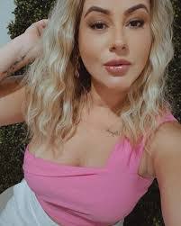 Monique Giles's Instagram, Twitter & Facebook