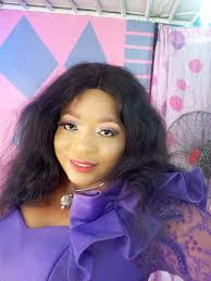 Gift Etop updated her cover photo.