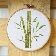 Pin By Najoua Bent Tounes On Tee Shirt In 2020 Embroidery Hand Embroidery Anna Embroidery