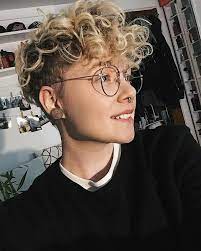 There are beautiful 30 examples of winning pixie haircuts for curly hair below. Pin On Gostei